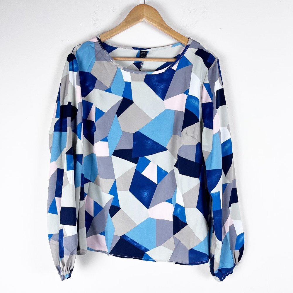 2/$20 Emery Rose Graphic Blouse 1XL